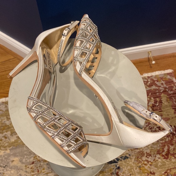 Badgley Mischka Wedding Shoes size 8 - Picture 4 of 8